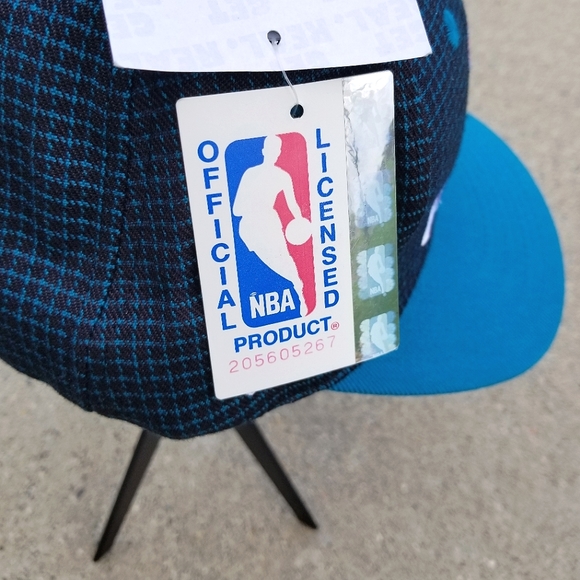 (NWT) Vintage Logo Athletic NBA Detroit Pistons Snapback Hat - Picture 7 of 10